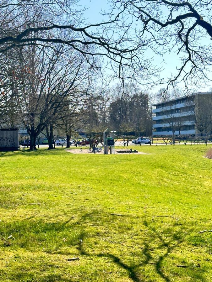 Privat One Bedroom Apartment With Free Parking Odense Exteriör bild